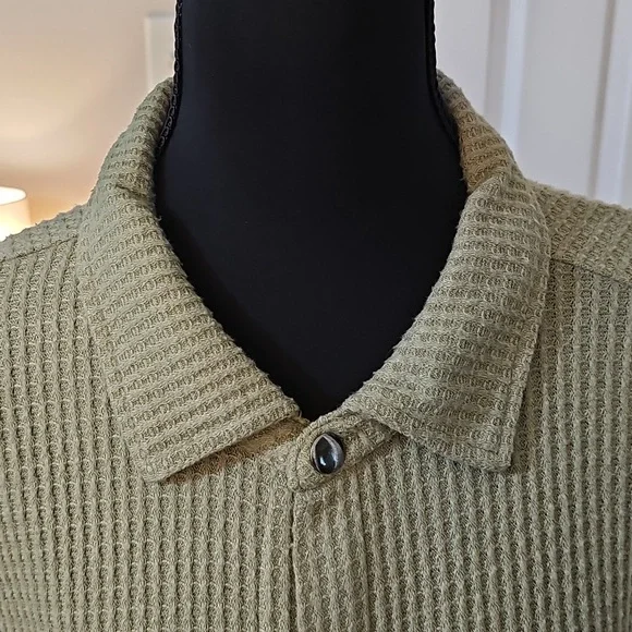 Top - Picture 4 of 16